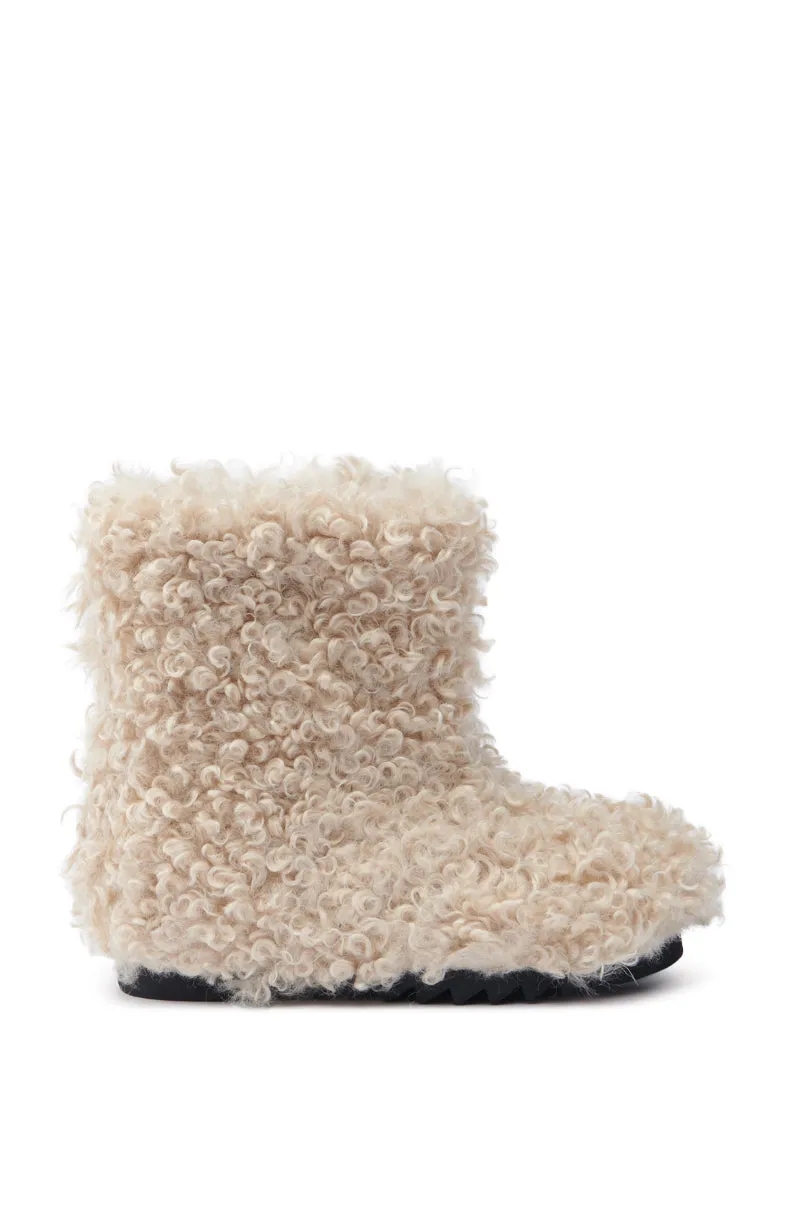 AZALEA WANG BRISKLY BEIGE POODLE HAIR FLAT BOOTIE