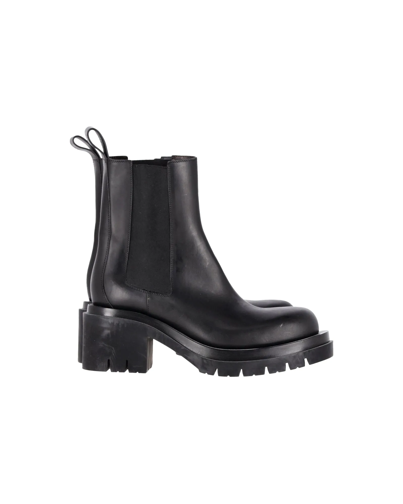 Bottega Veneta Lug Chelsea Boots in Black Calfskin Leather